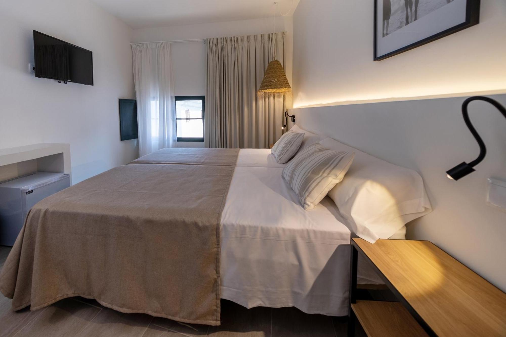 Hotel Tres Tocs Ciutadella  Zewnętrze zdjęcie